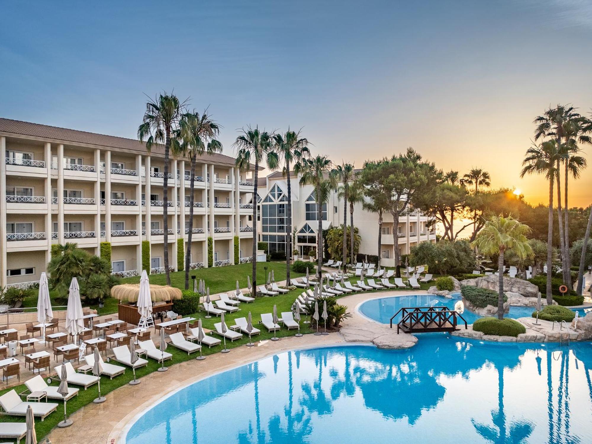 Grupotel Parc Natural & Spa Playa de Muro  Ngoại thất bức ảnh Hilton Nicosia