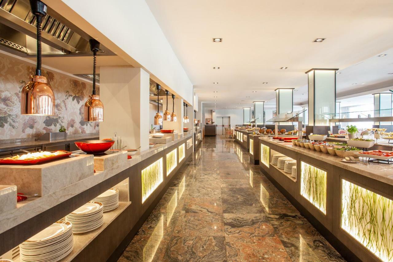 Grupotel Parc Natural & Spa Playa de Muro  Ngoại thất bức ảnh The buffet at the hotel